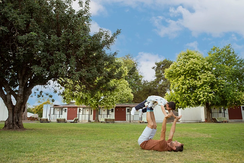"מלון מטיילים ארץ דפנה"