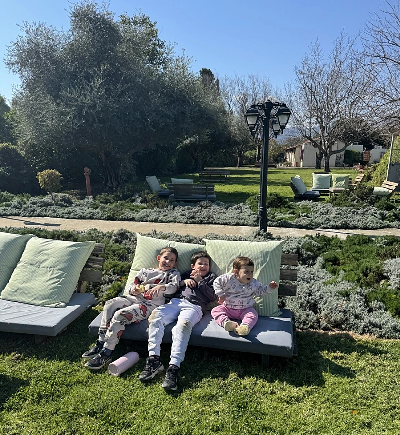 "מלון מטיילים ארץ דפנה"