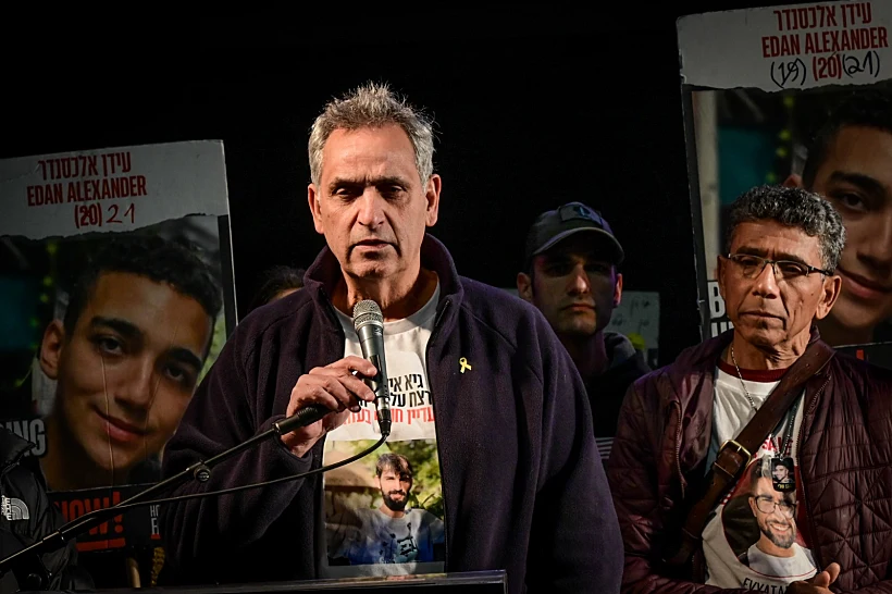 מישל אילוז, אביו של החלל החטוף גיא, הצהרה בתל אביב