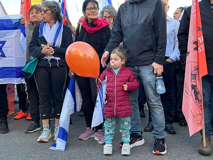 הלווית שירי, אריאל וכפיר ביבס