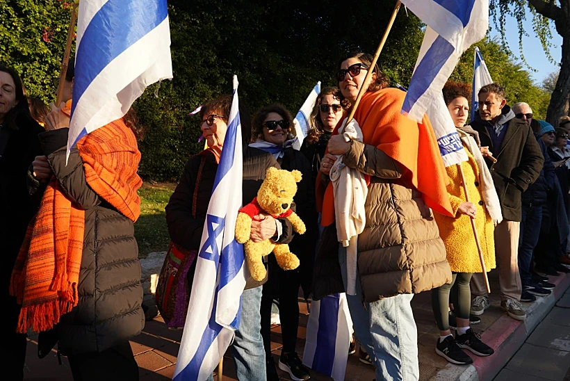 הלווית שירי, אריאל וכפיר ביבס