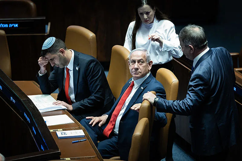 ראש הממשלה בנימין נתניהו, יואב קיש ושלמה קרעי בדיון 40 חתימות בכנסת