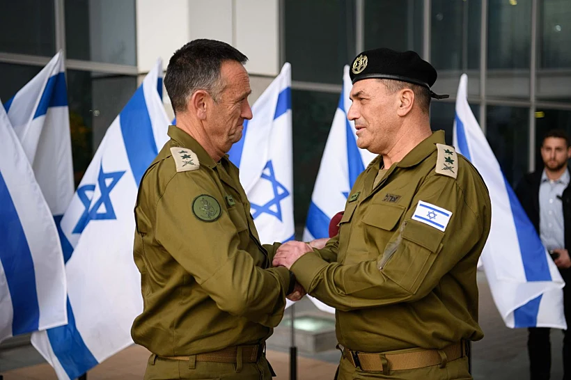 הרמטכ"ל הנכנס אייל זמיר והרמטכ"ל היוצא הרצי הלוי בטקס החילופים