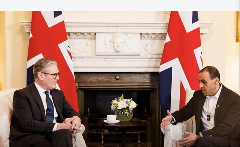 אלי שרעבי וראש ממשלת בריטניה קיר סטארמר