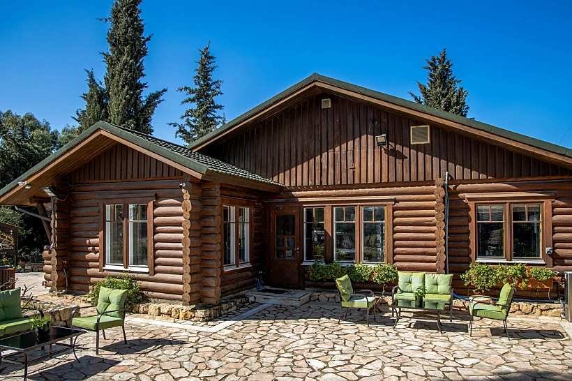 מלון לוגוס יד השמונה