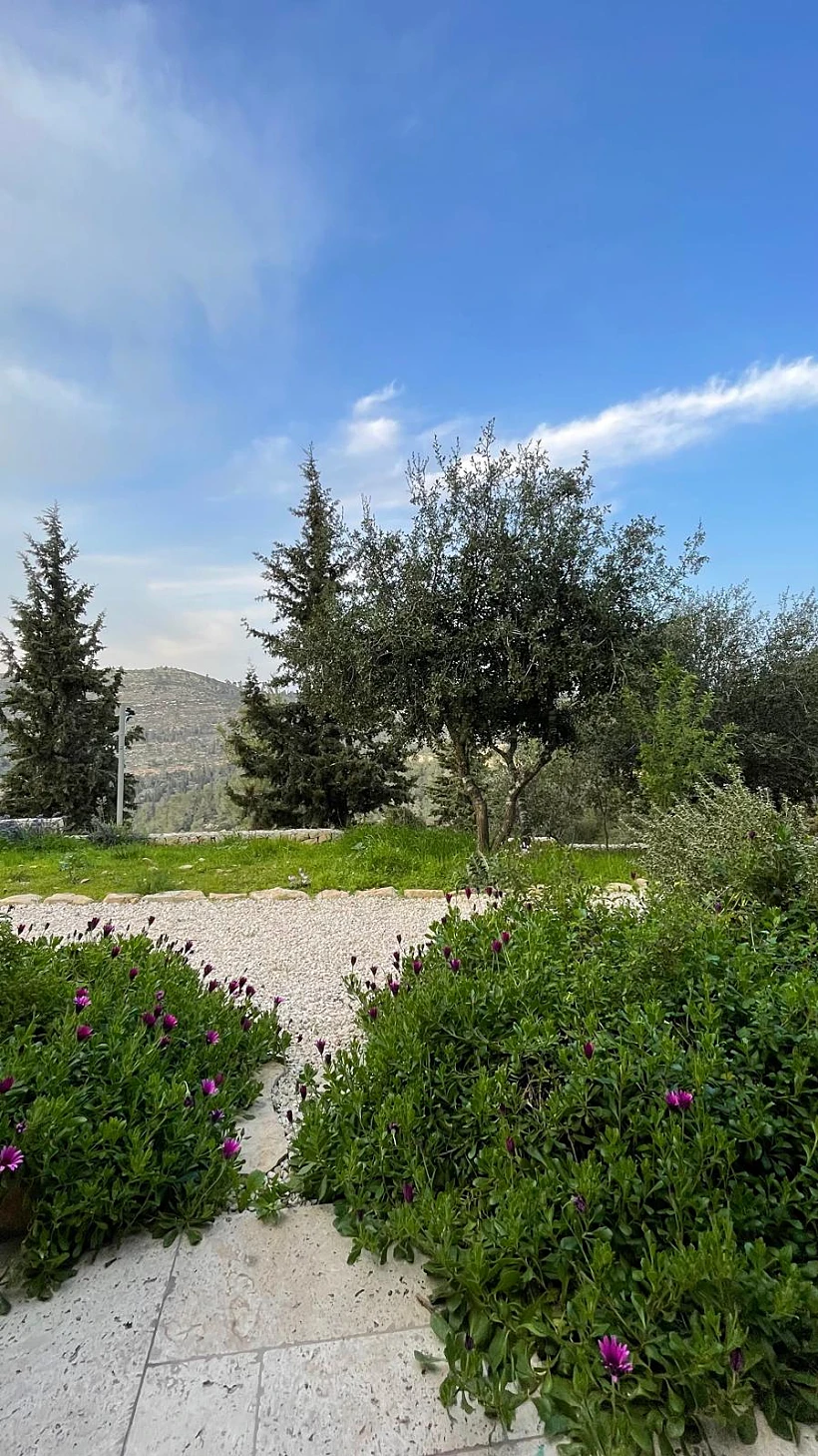 מלון לוגוס יד השמונה