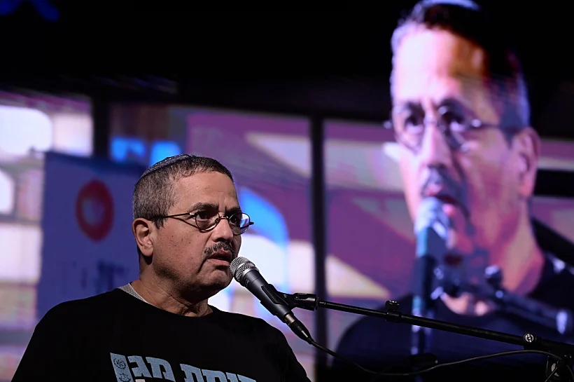 המפכ"ל לשעבר רוני אלשיך בהפגנה נגד הדחת רונן בר