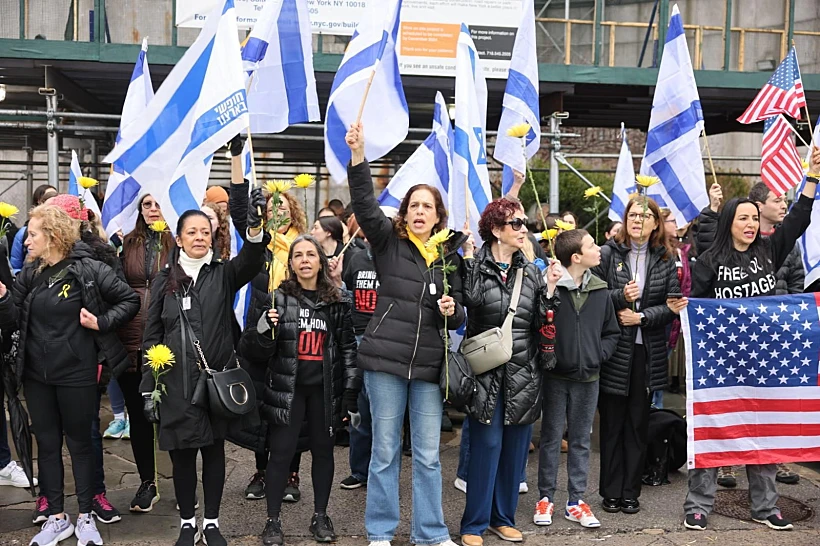 קבלת הפנים לאלי שרעבי מחוץ למטה האו"ם