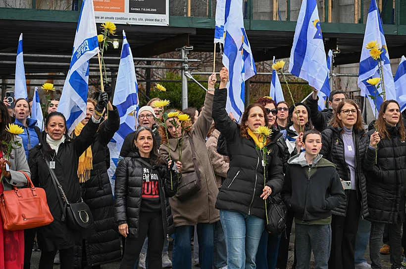 קבלת הפנים לאלי שרעבי מחוץ למטה האו"ם