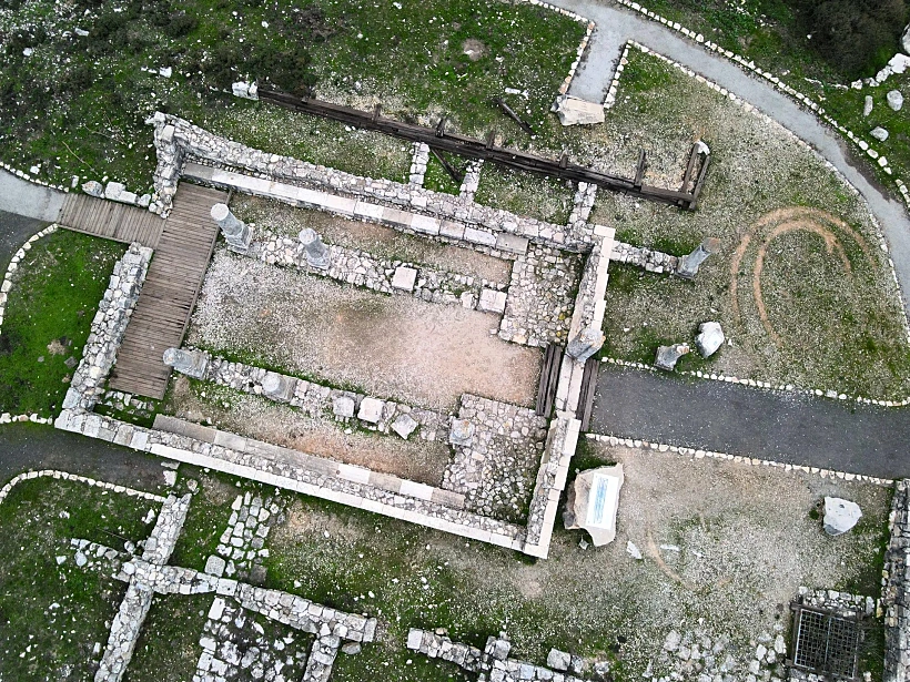 בית הכנסת העתיק נבוריה