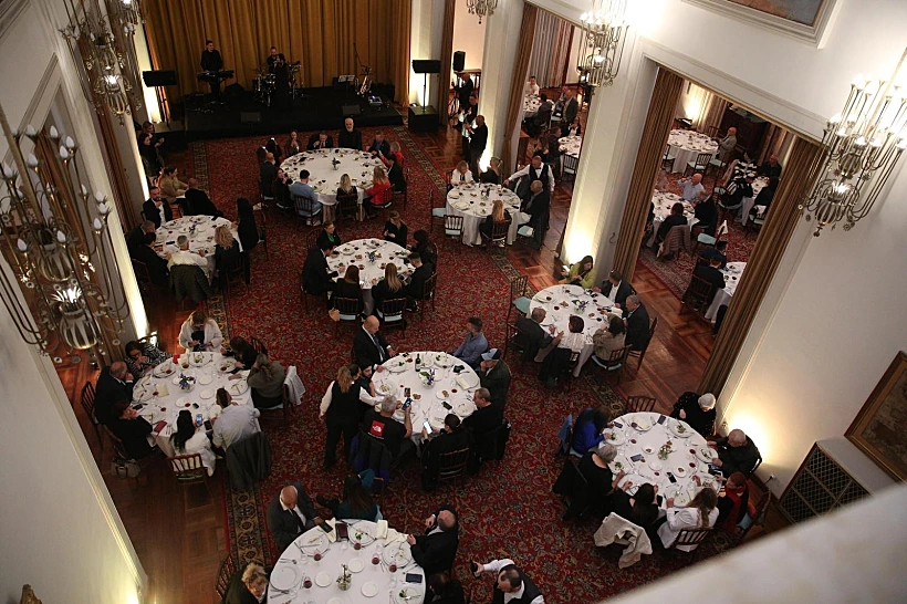 ארוחת ערב בארמון הנשיאותי של אלבניה