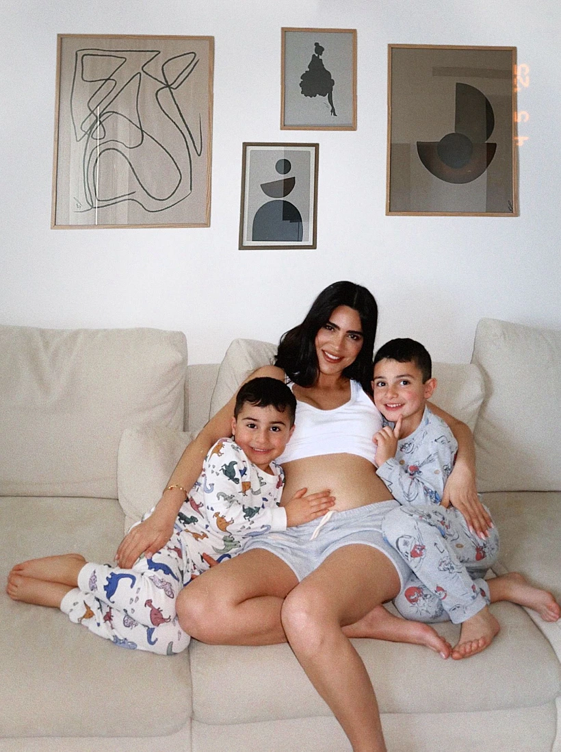 נופר מור ושני בניה