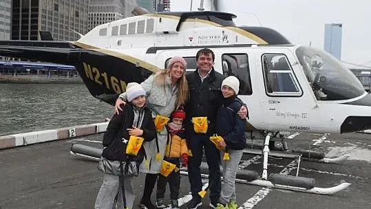 אגוסטין אסקובר ובני משפחתו, לפני ההתרסקות