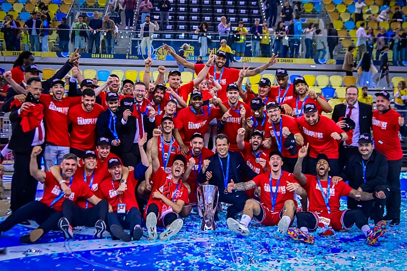 האדומים חוגגים זכייה ביורוקאפ