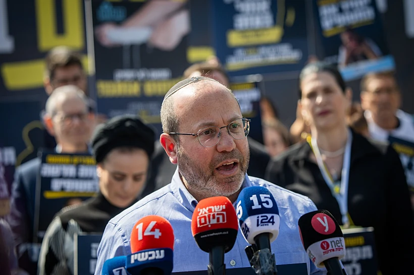 צביקה מור, אביו של החטוף איתן מור וחבר פורום תקווה