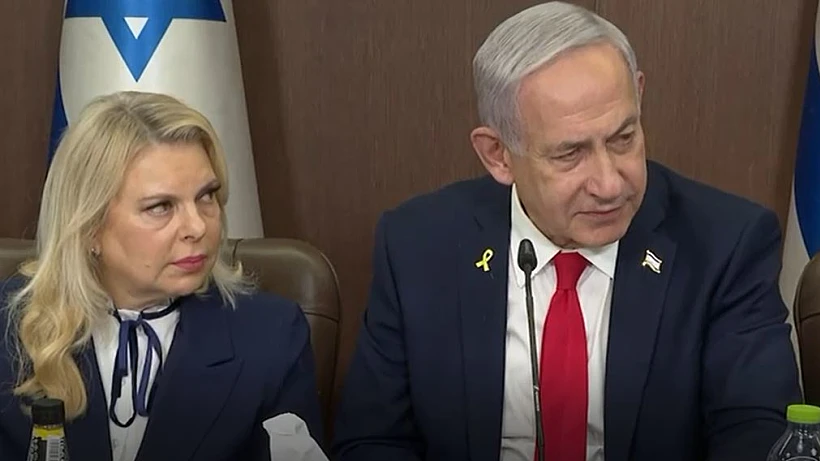 בנימין ושרה נתניהו בשיחה עם משיאי המשואות