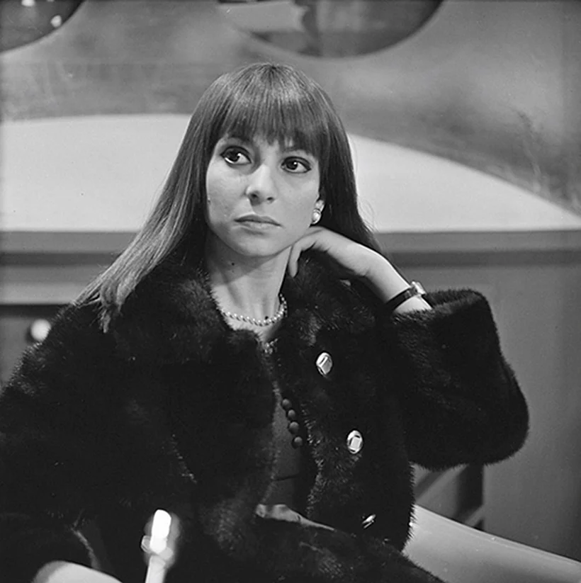 אסתר עופרים בתוכנית הטלוויזיה ההולנדית "פנקלוּב״, 1968