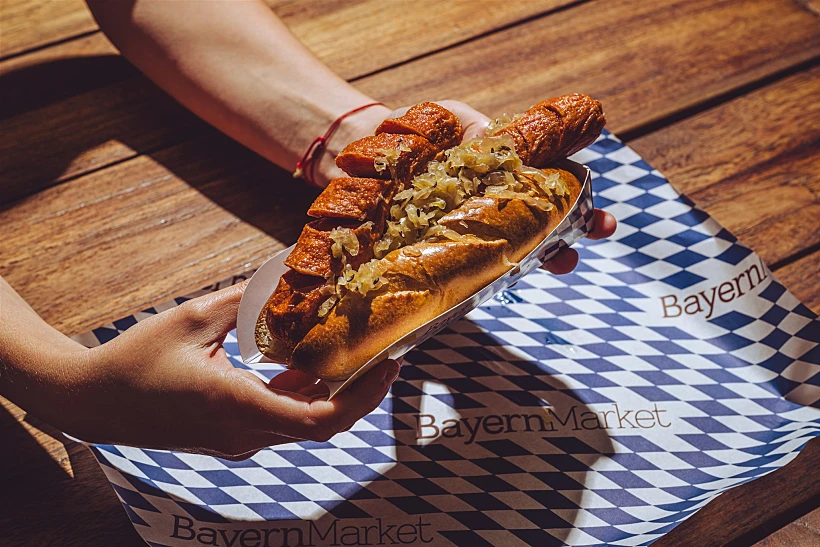 דאבל נקניקייה, ביירן