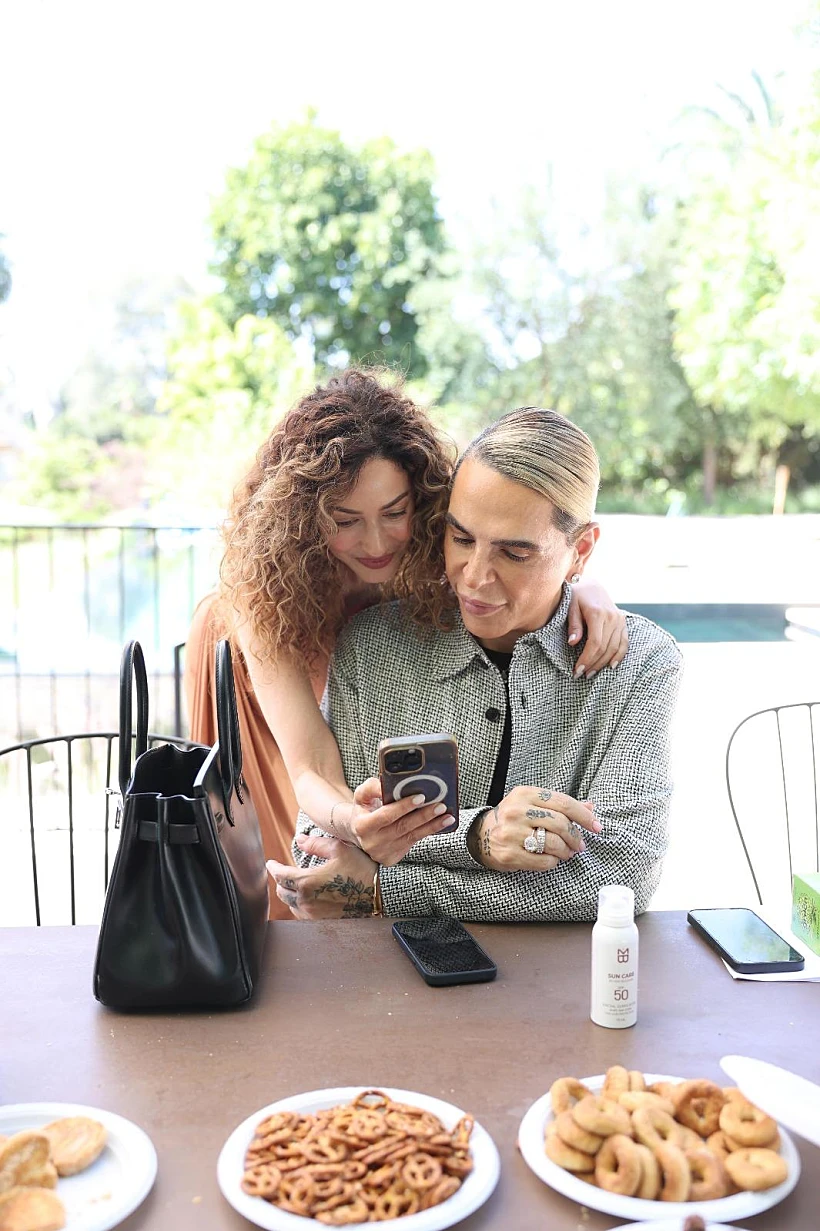 מיקי בוגנים, שירלי בוגנים