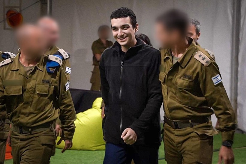 עידן אלכסנדר עם כוח צה"ל ברעים