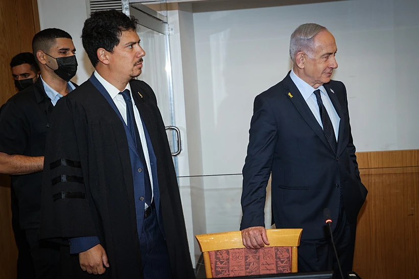 רה"מ נתניהו וסנגורו עמית חדד בבית המשפט4 At 1