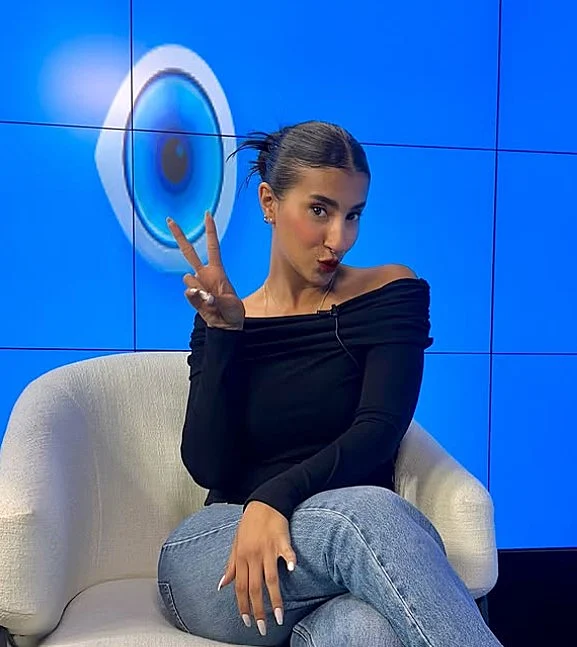 לירז עוזרי, האחות הדיגיטלית החדשה