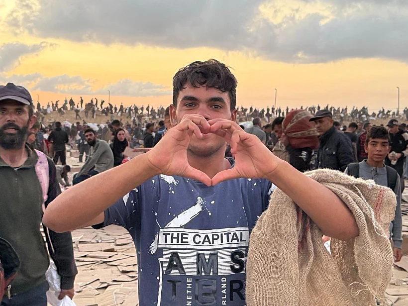 עזתי מקבל סיוע הומניטרי ברצועה