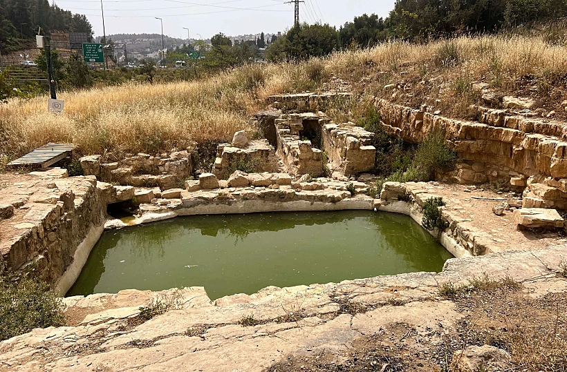 עין מסייעת