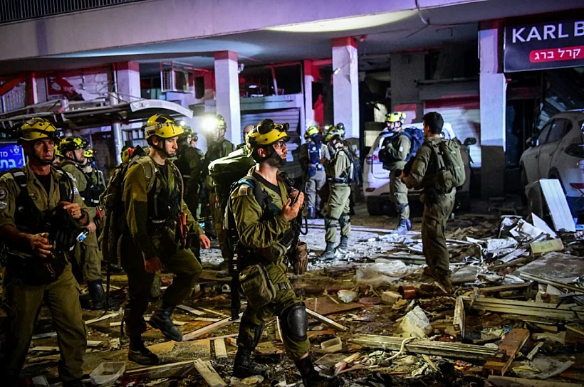 חיפושים בהריסות בבת ים