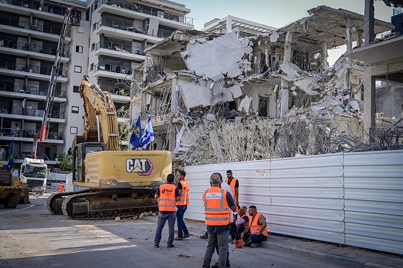זירת פגיעת הטיל האיראני ברמת גן איראן