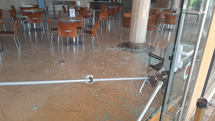 תיאטרון חיפה לאחר שנפגע במתקפת טילים איראנית על ישראל