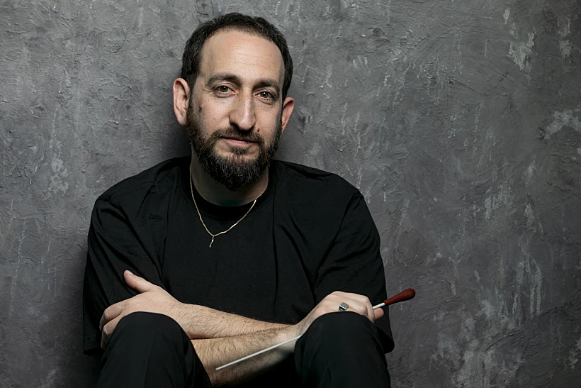 המנצח תום כהן