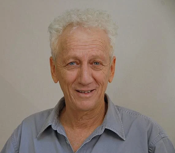 מוני מושונוב יקבל פרס מפעל חיים