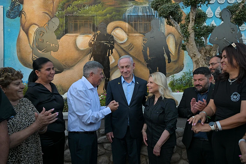 רה"מ נתניהו ורעייתו שרה באופקים