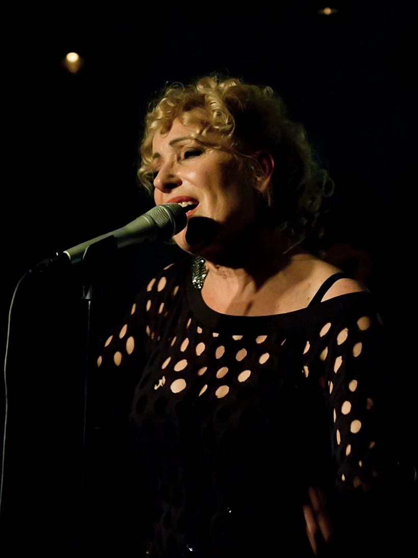 Riki Gal Live On Stage