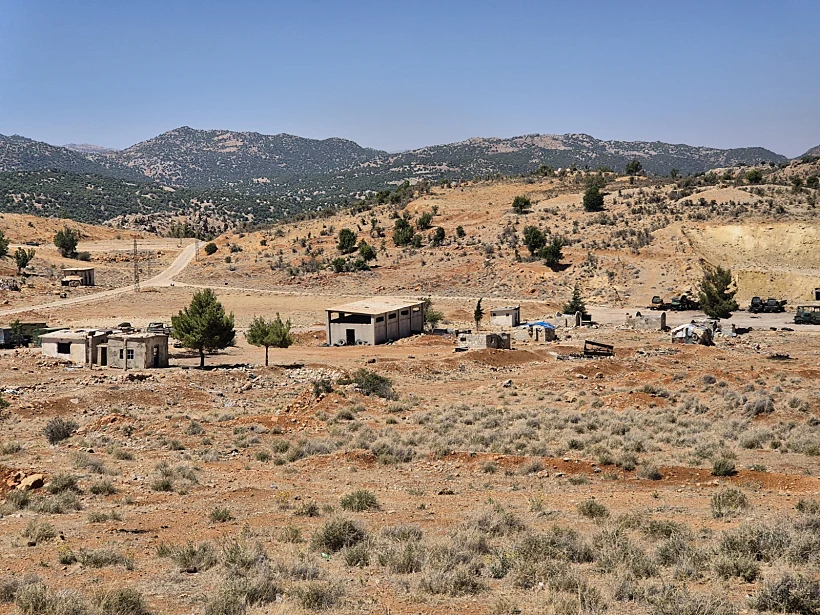 מפקדות משטר אסד בגבול סוריה-לבנון