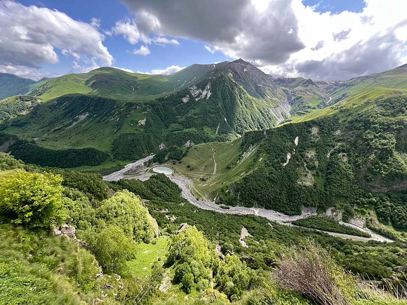 הנופים באזור גודאורי גאורגיה
