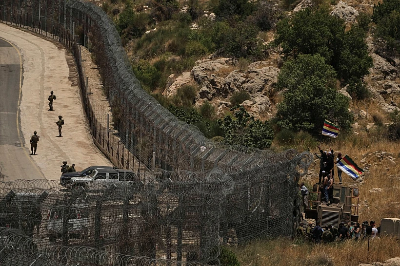 אזרחים דרוזים מסוריה מפגינים בגבול