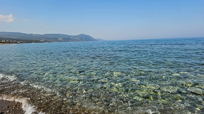 החוף המקסים של כפר הדייגים לאצ'י