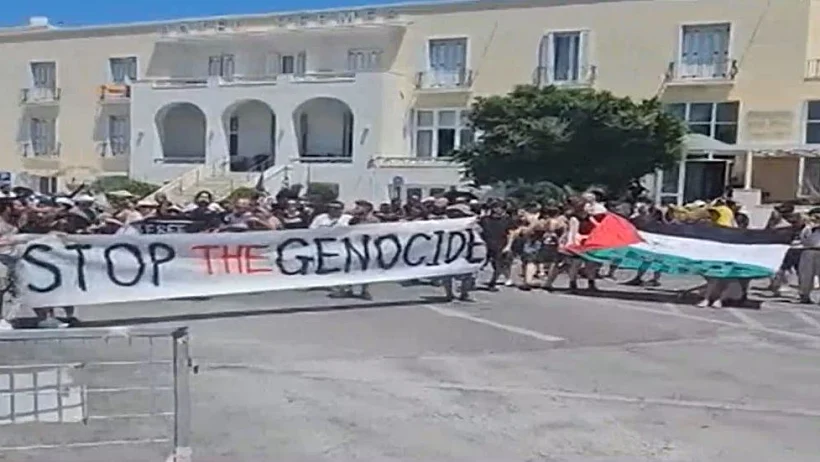 מפגינים פרו-פלסטיניים באי סירוס, יוון