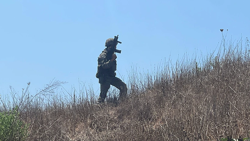 כוחות מג"ב סורקים אחר המחבל שביצע את הפיגוע בשרון