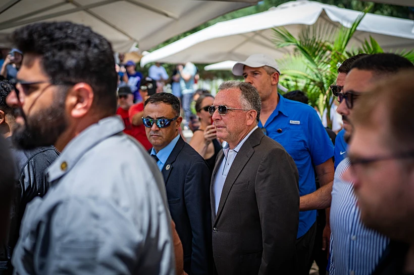 שליח ארה"ב למזה"ת סטיב ויטקוף בכיכר החטופים