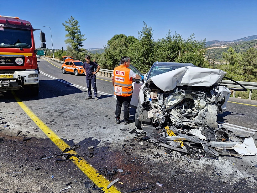 זירת התאונה בכביש 854 סמוך לכפר ורדים
