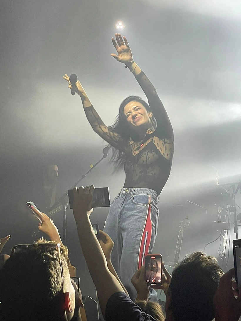 נינט טייב בהופעה בבארבי