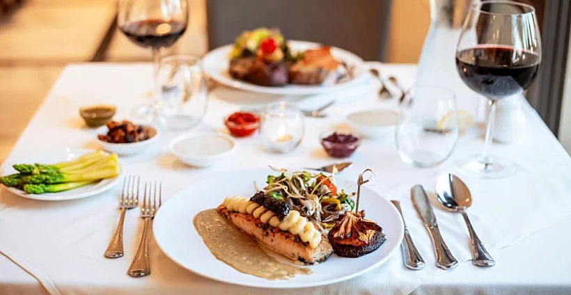 ארוחת ערב מלון אדמונד