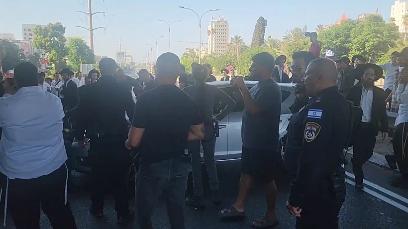 מפגינים חרדים בכביש 4