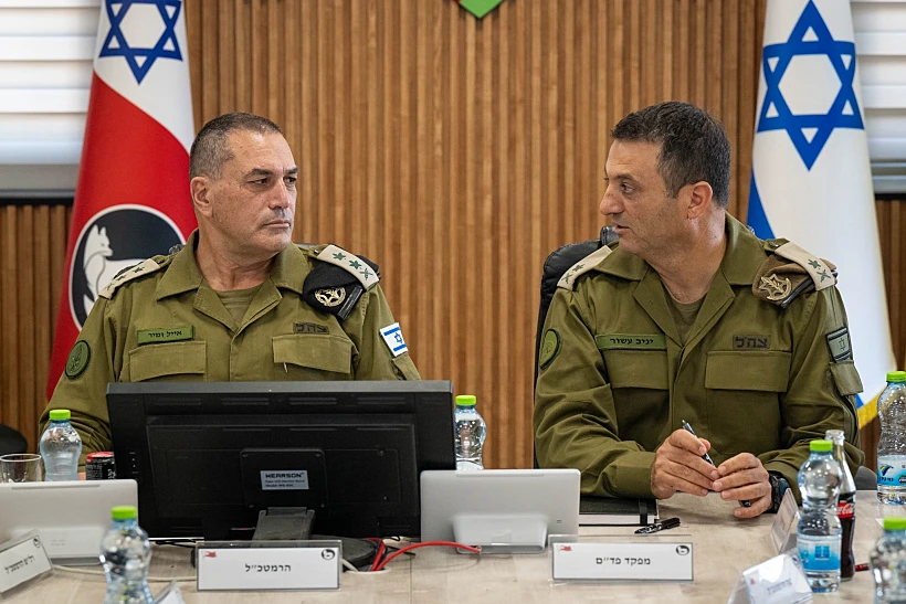 הרמטכ"ל אייל זמיר בהערכת מצב בפיקוד הדרום יניב עשור