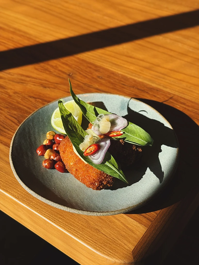 מולאם, בר תאילנדי בתל אביב