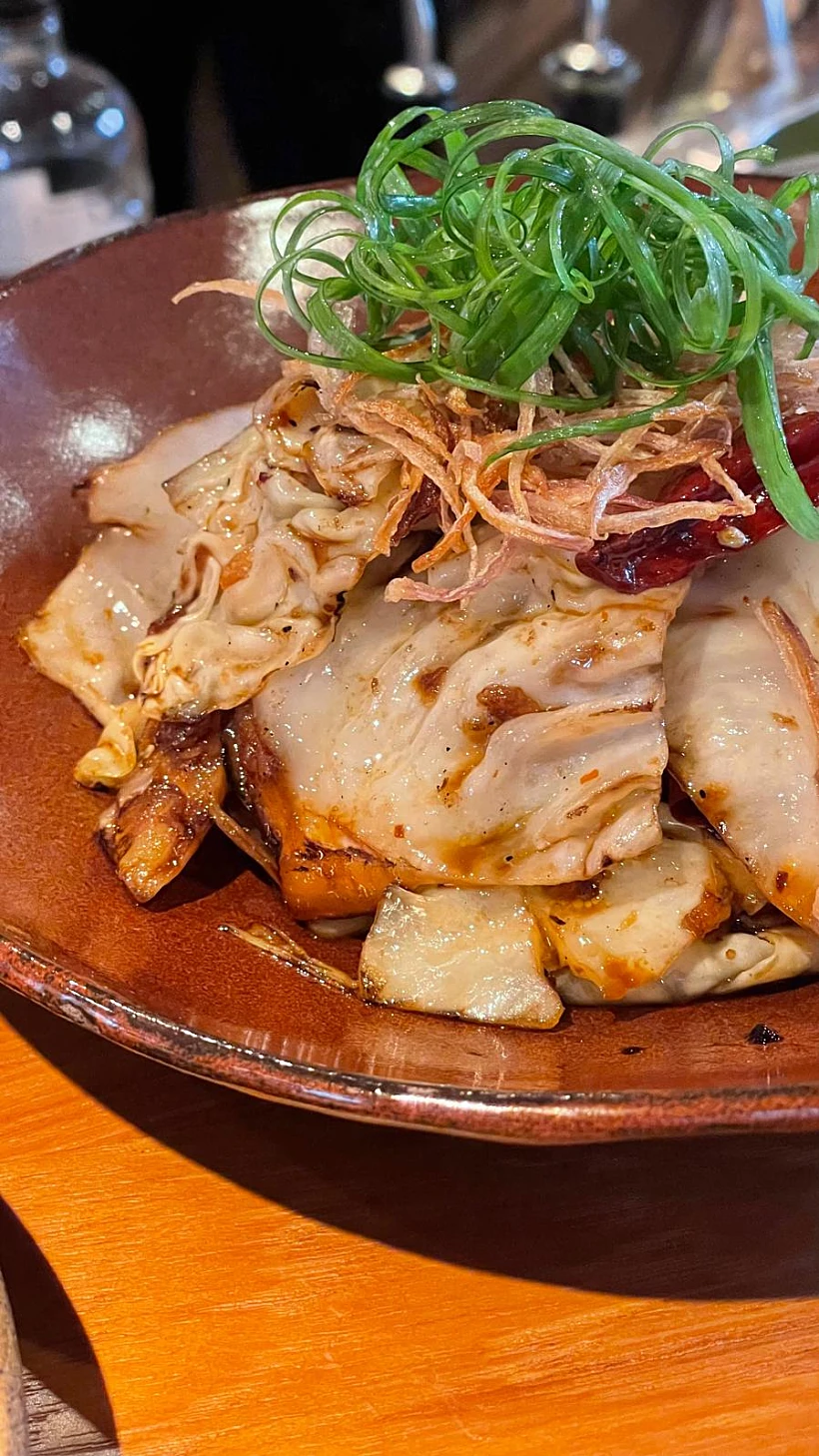 מולאם, בר תאילנדי בתל אביב