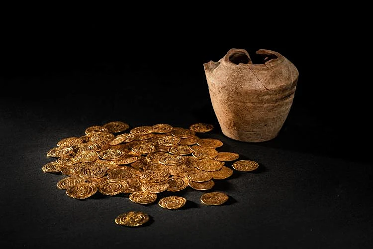 מטבעות זהב מתל ארשף (אפולוניה)